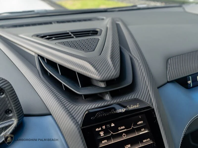 2025 Lamborghini Revuelto - Image 19 of 31