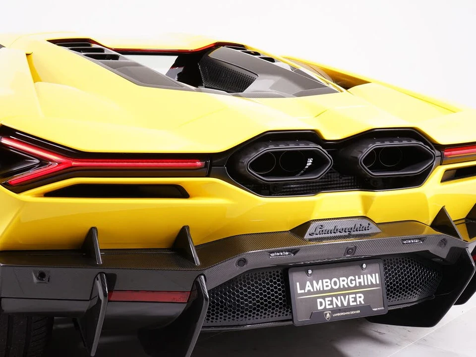 2025 Lamborghini Revuelto - Image 19 of 29