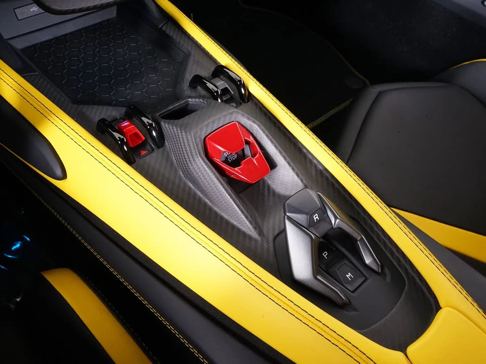 2025 Lamborghini Revuelto - Image 27 of 29