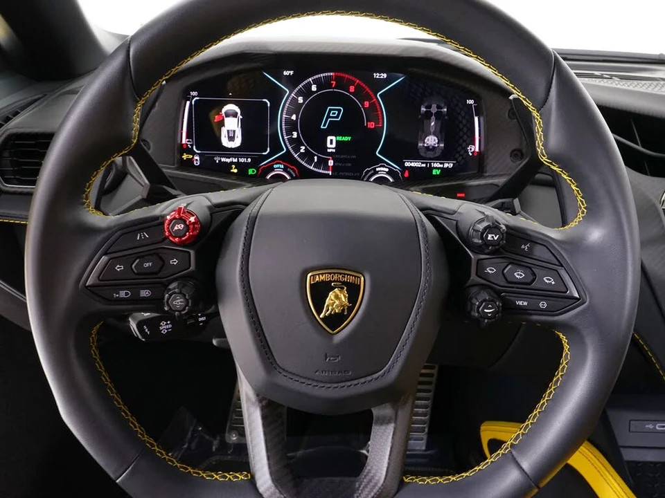 2025 Lamborghini Revuelto - Image 21 of 29