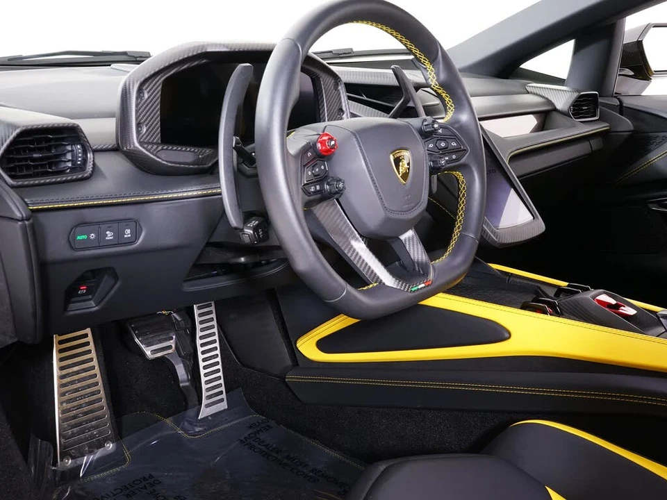 2025 Lamborghini Revuelto - Image 5 of 29