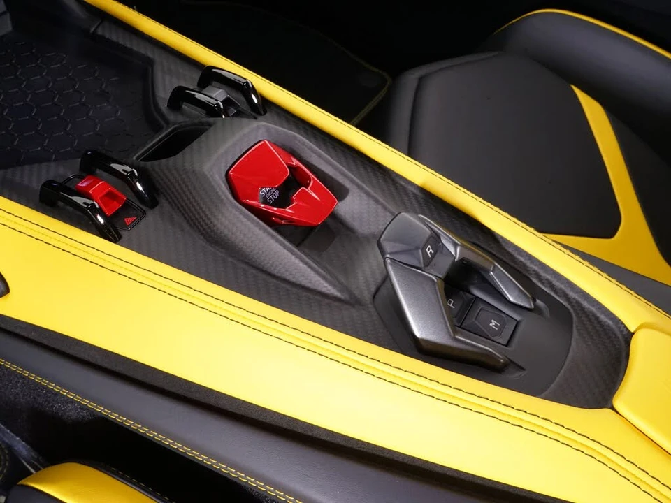 2025 Lamborghini Revuelto - Image 26 of 29