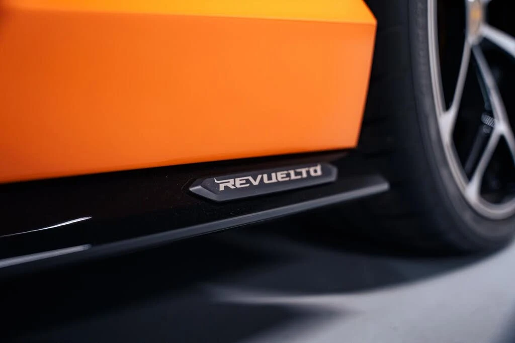 2025 Lamborghini Revuelto - Image 21 of 31