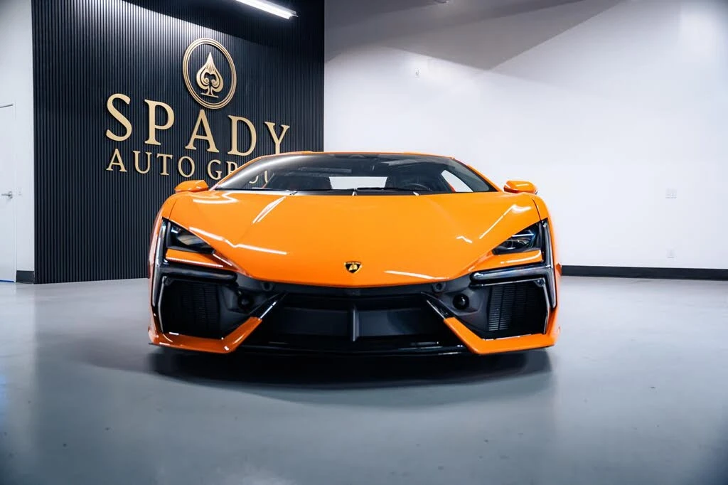 2025 Lamborghini Revuelto - Image 8 of 31