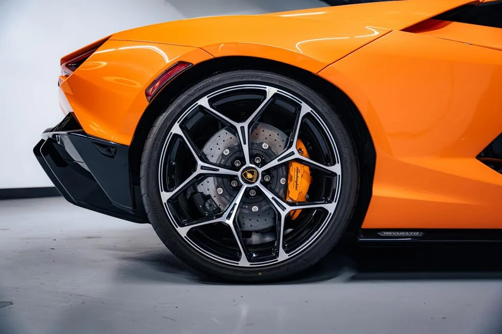2025 Lamborghini Revuelto - Image 11 of 31
