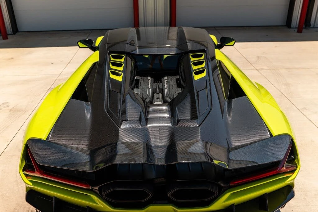 2025 Lamborghini Revuelto - Image 10 of 31