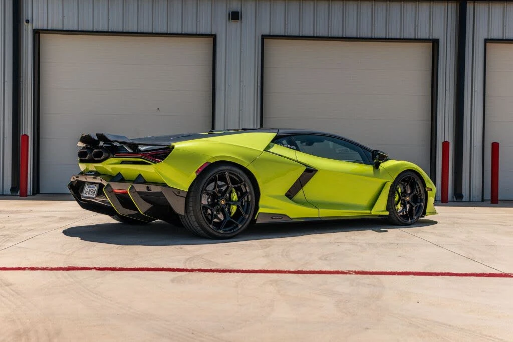 2025 Lamborghini Revuelto - Image 5 of 31