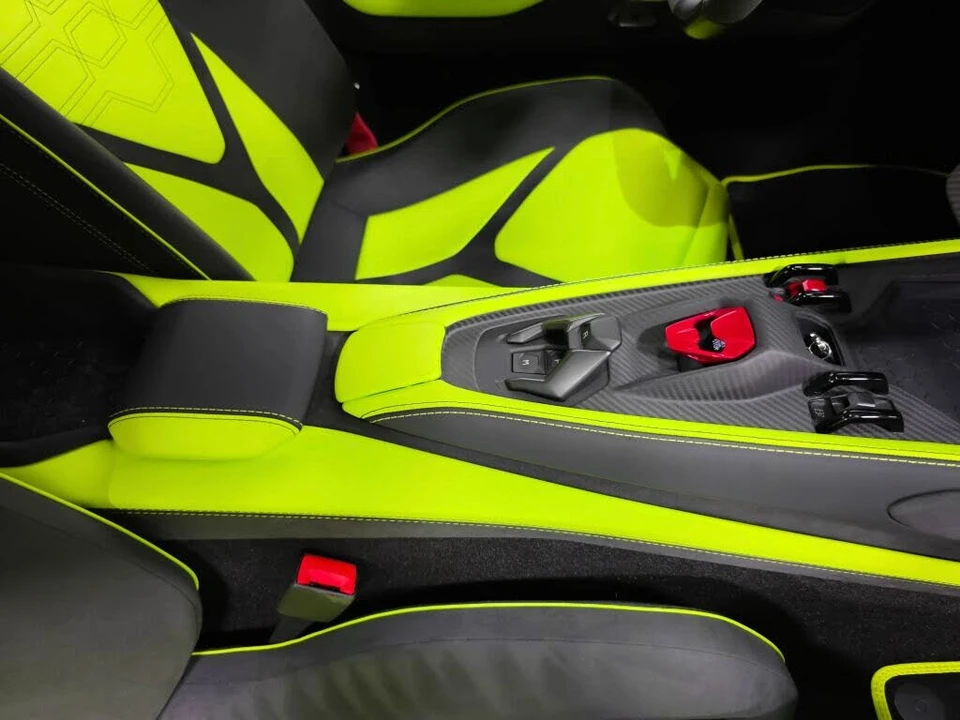 2025 Lamborghini Revuelto - Image 23 of 31