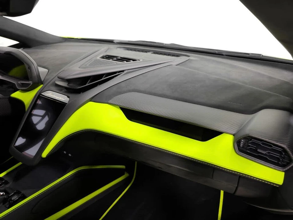 2025 Lamborghini Revuelto - Image 22 of 31