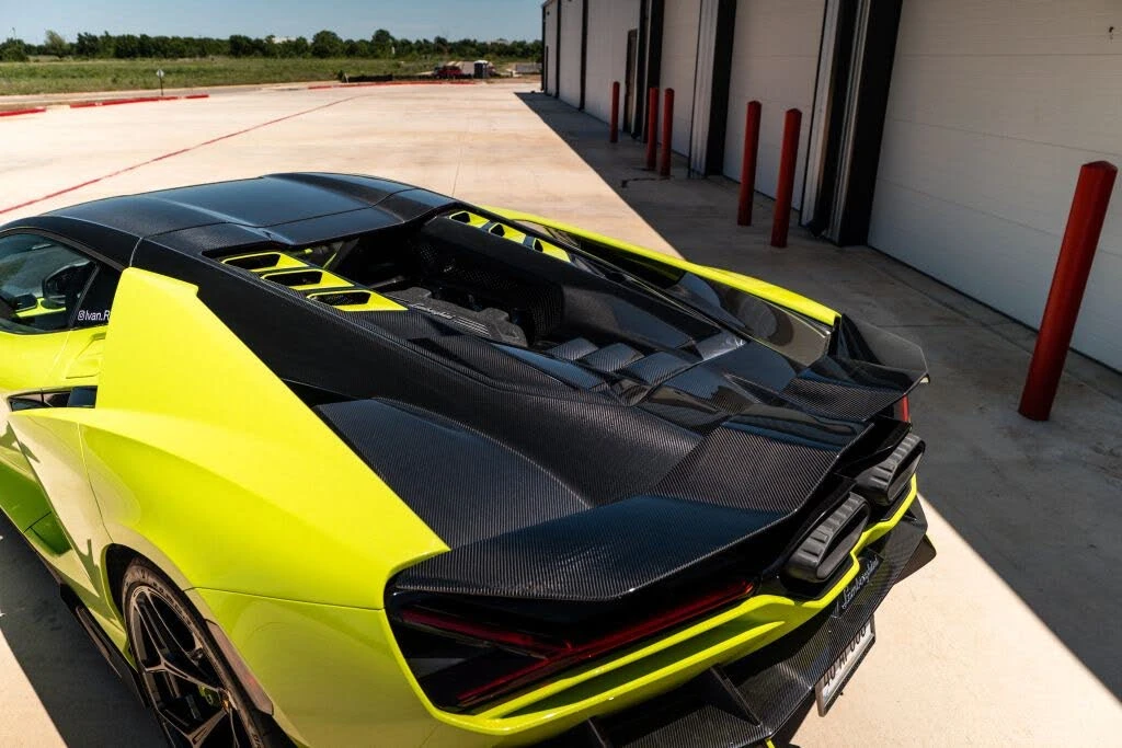 2025 Lamborghini Revuelto - Image 3 of 31