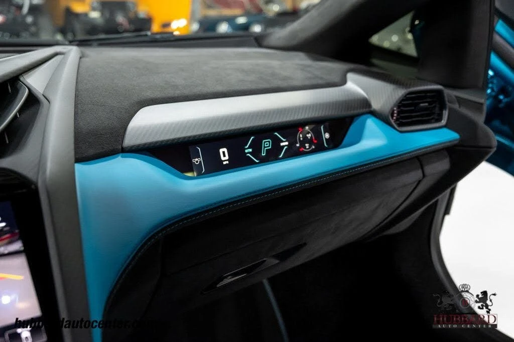 2025 Lamborghini Revuelto - Image 25 of 31