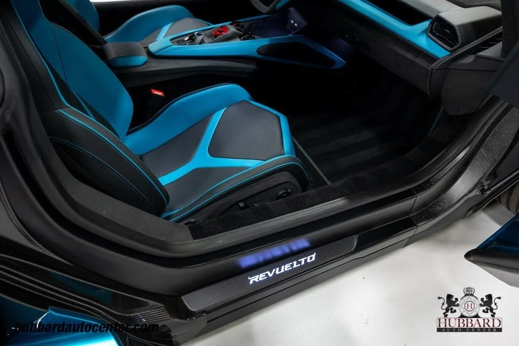 2025 Lamborghini Revuelto - Image 27 of 31