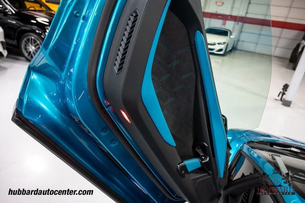 2025 Lamborghini Revuelto - Image 16 of 31