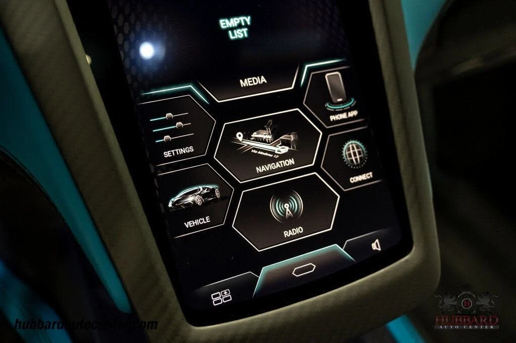 2025 Lamborghini Revuelto - Image 22 of 31