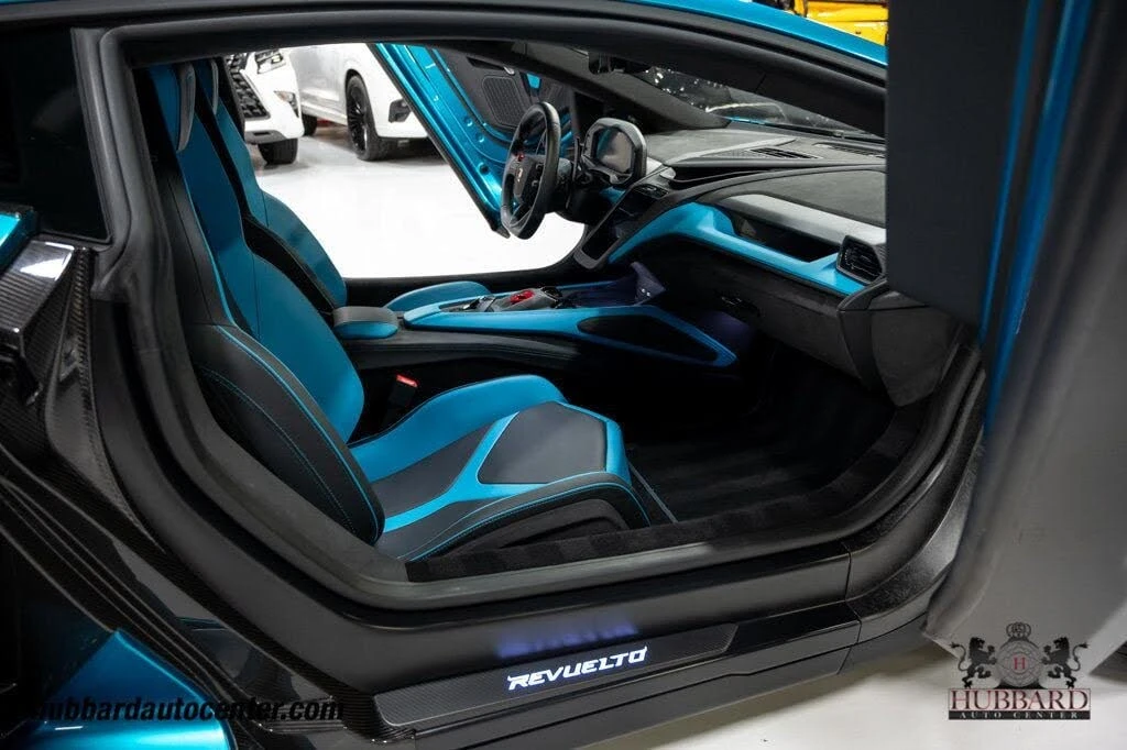 2025 Lamborghini Revuelto - Image 26 of 31