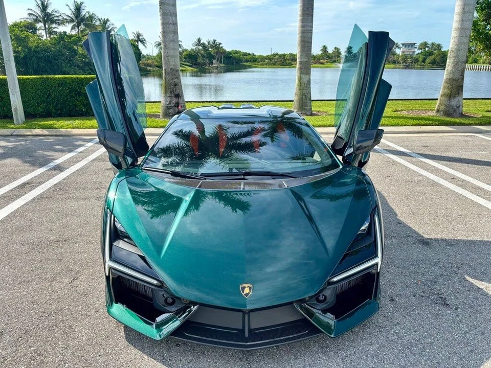 2025 Lamborghini Revuelto - Image 4 of 30