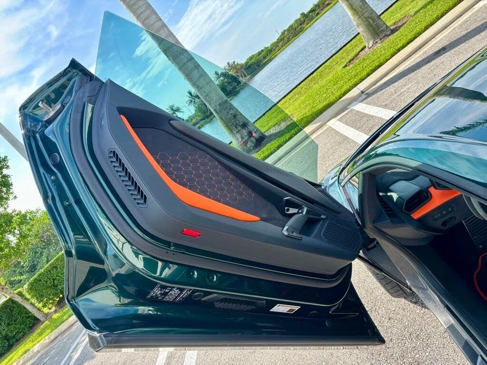 2025 Lamborghini Revuelto - Image 19 of 30