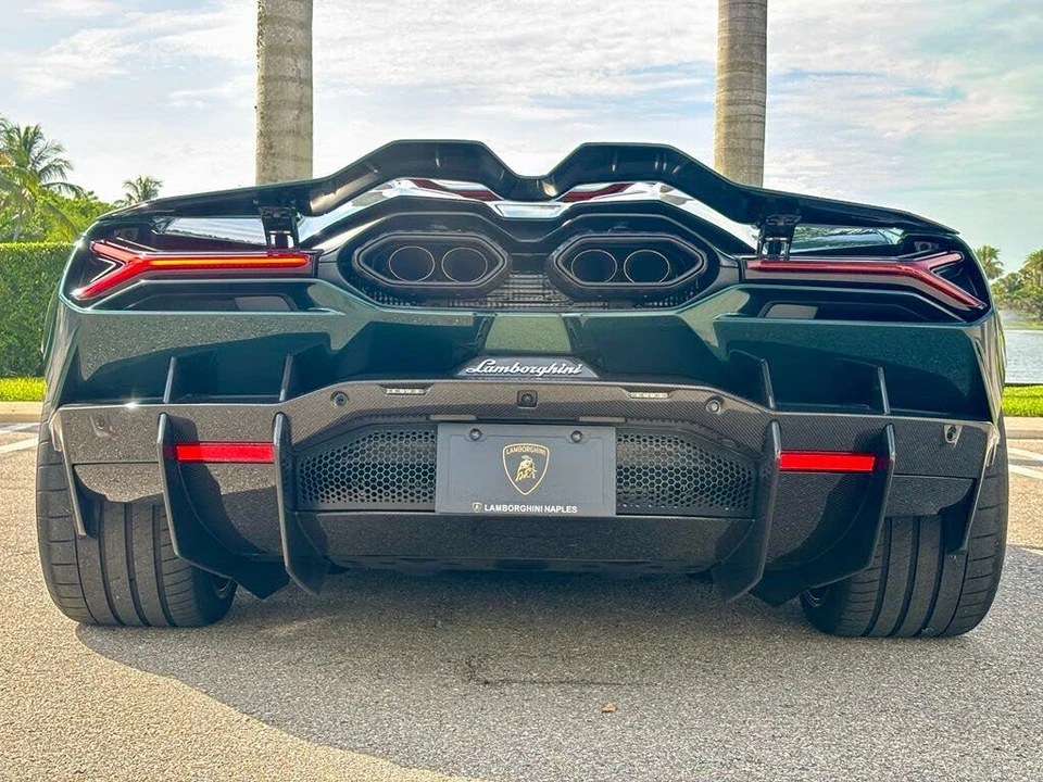 2025 Lamborghini Revuelto - Image 10 of 30