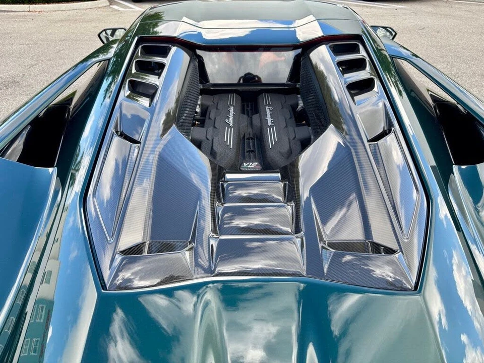 2025 Lamborghini Revuelto - Image 29 of 30