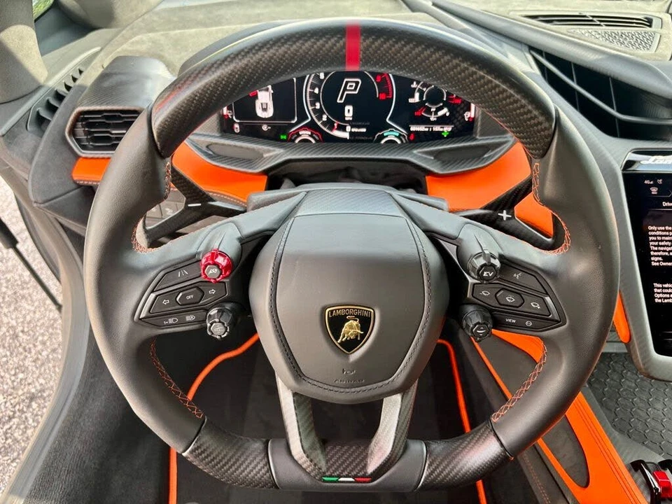 2025 Lamborghini Revuelto - Image 15 of 30