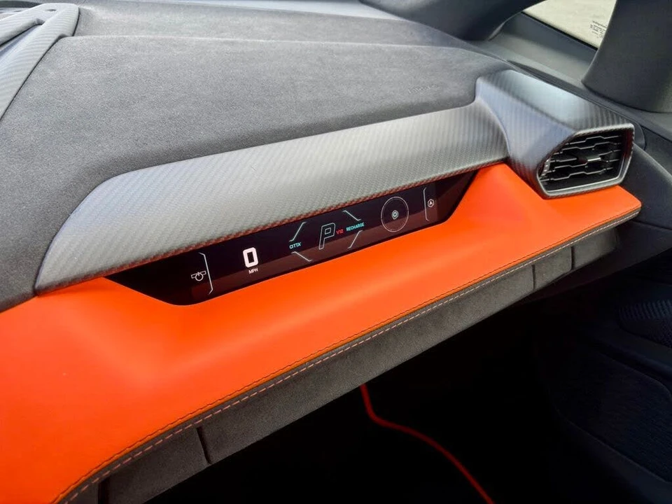 2025 Lamborghini Revuelto - Image 26 of 30