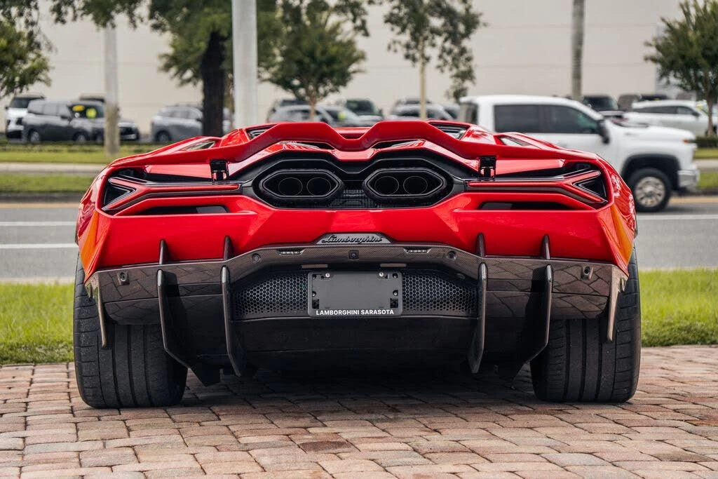 2025 Lamborghini Revuelto - Image 5 of 31