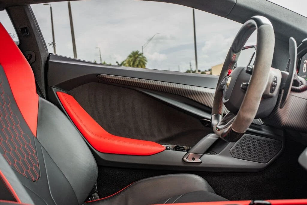2025 Lamborghini Revuelto - Image 20 of 31