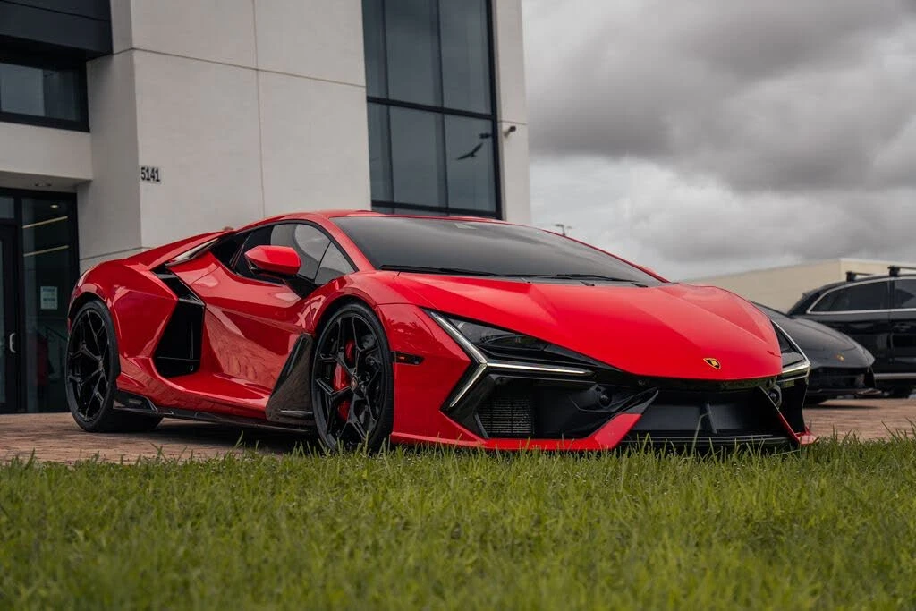 2025 Lamborghini Revuelto - Image 8 of 31