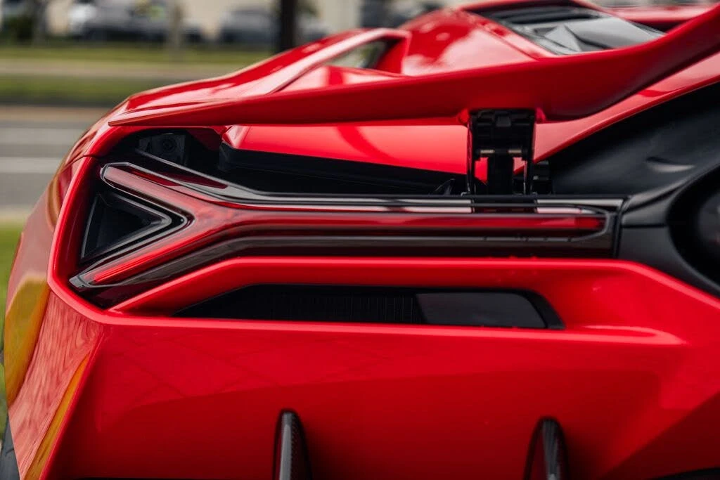 2025 Lamborghini Revuelto - Image 12 of 31