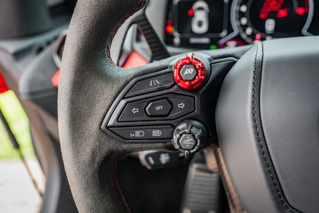 2025 Lamborghini Revuelto - Image 24 of 31