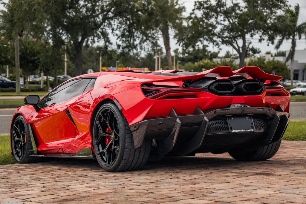 2025 Lamborghini Revuelto - Image 4 of 31