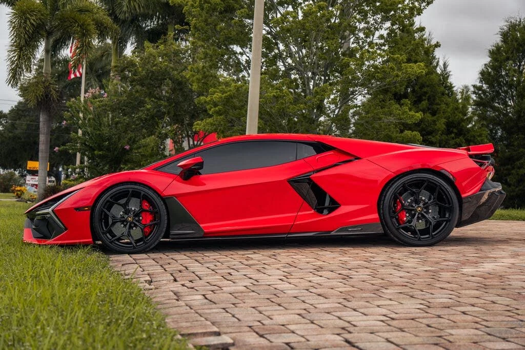 2025 Lamborghini Revuelto - Image 3 of 31