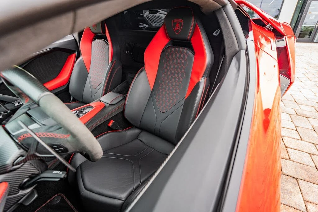 2025 Lamborghini Revuelto - Image 21 of 31
