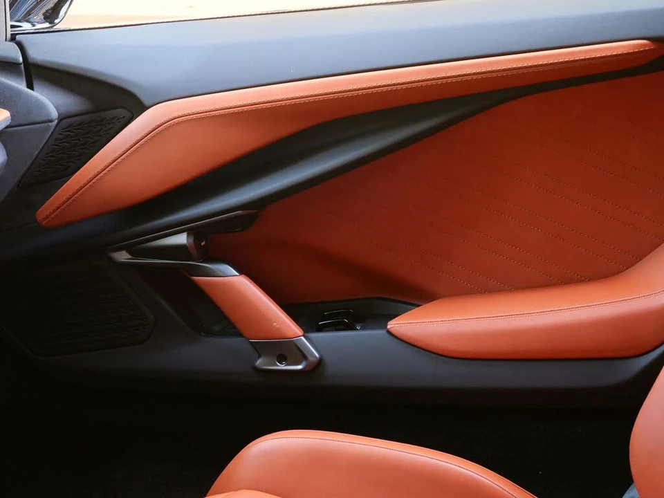 2025 Lamborghini Revuelto - Image 13 of 31