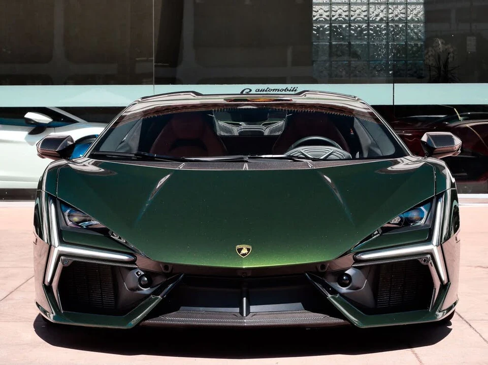2025 Lamborghini Revuelto - Image 5 of 31