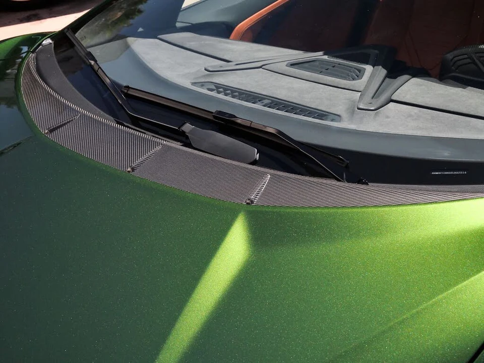 2025 Lamborghini Revuelto - Image 25 of 31