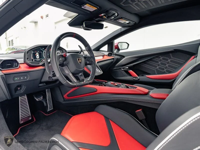 2025 Lamborghini Revuelto - Image 19 of 31