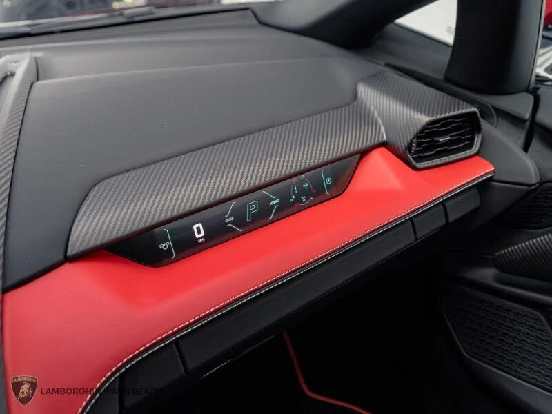 2025 Lamborghini Revuelto - Image 14 of 31