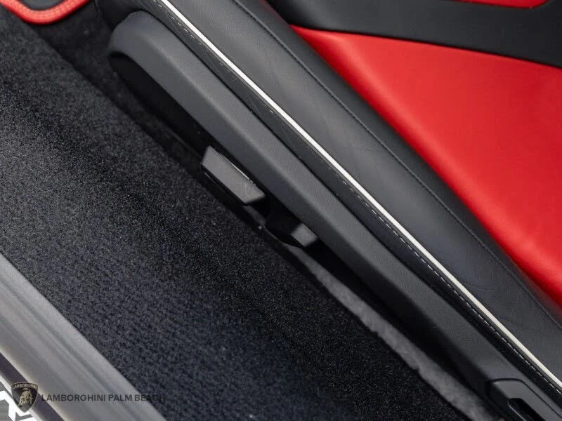 2025 Lamborghini Revuelto - Image 23 of 31