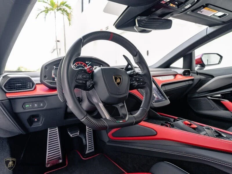 2025 Lamborghini Revuelto - Image 27 of 31