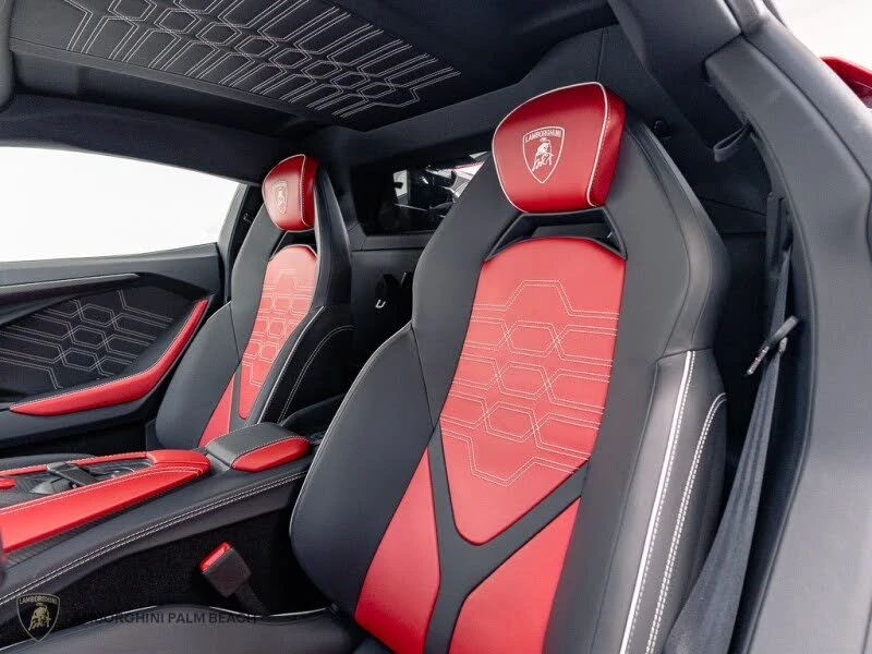 2025 Lamborghini Revuelto - Image 22 of 31