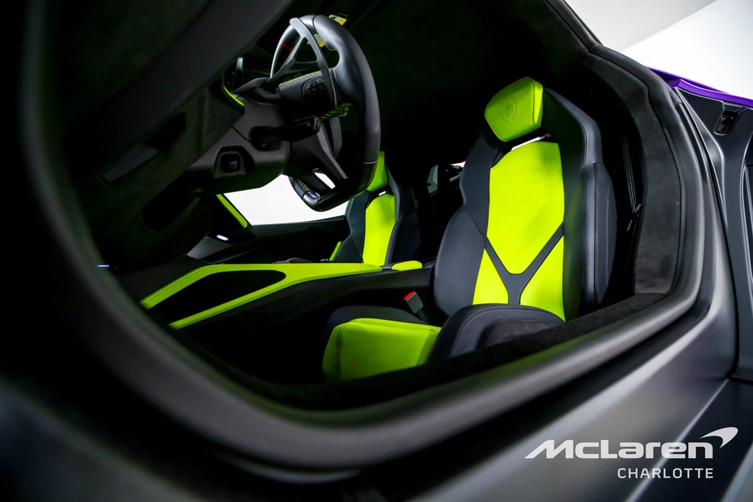 2025 Lamborghini Revuelto - Image 12 of 31