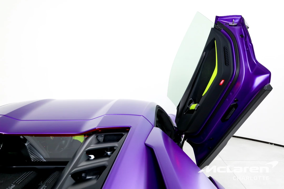 2025 Lamborghini Revuelto - Image 18 of 31