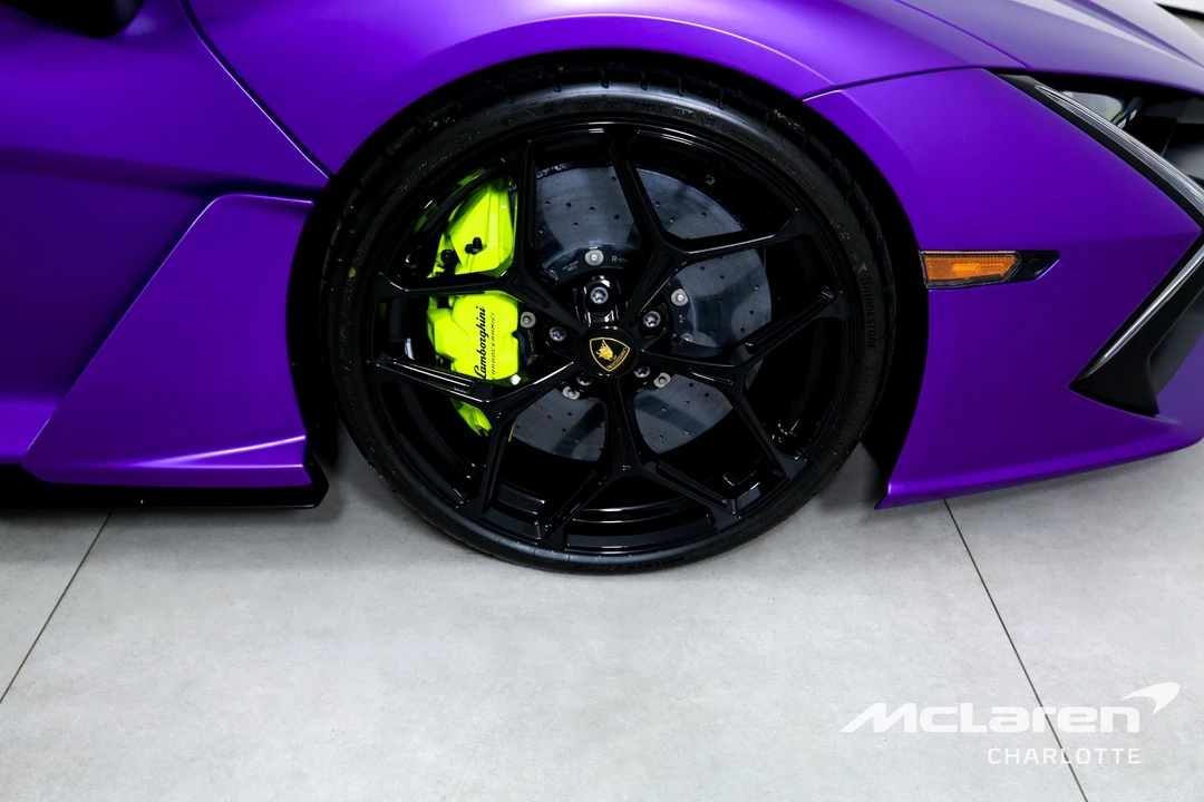 2025 Lamborghini Revuelto - Image 29 of 31