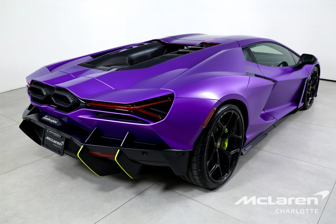 2025 Lamborghini Revuelto - Image 9 of 31