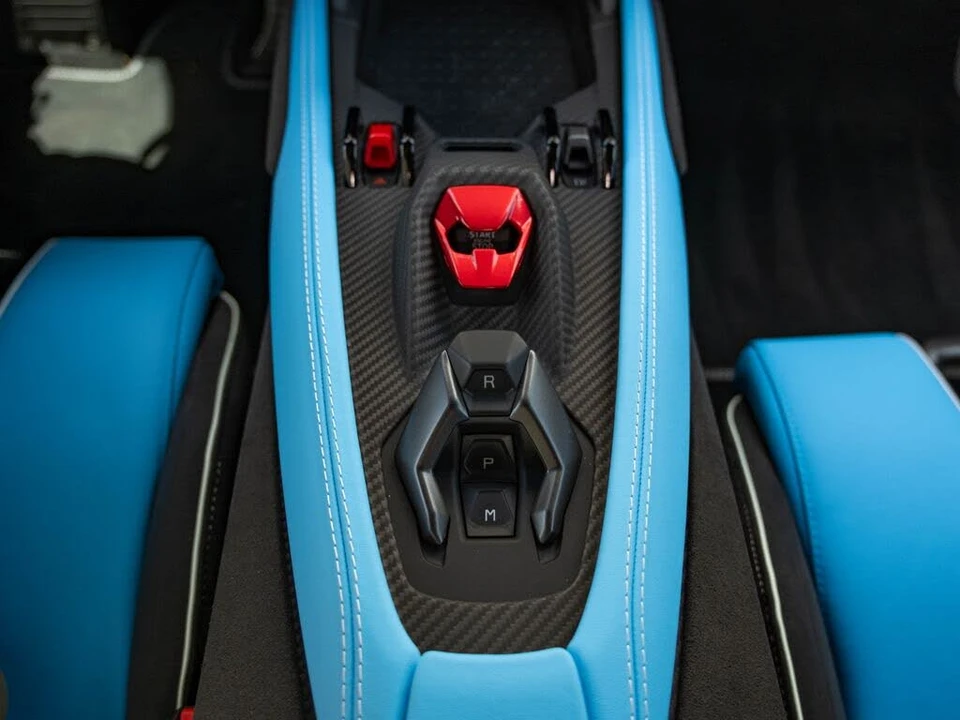 2025 Lamborghini Revuelto - Image 18 of 31