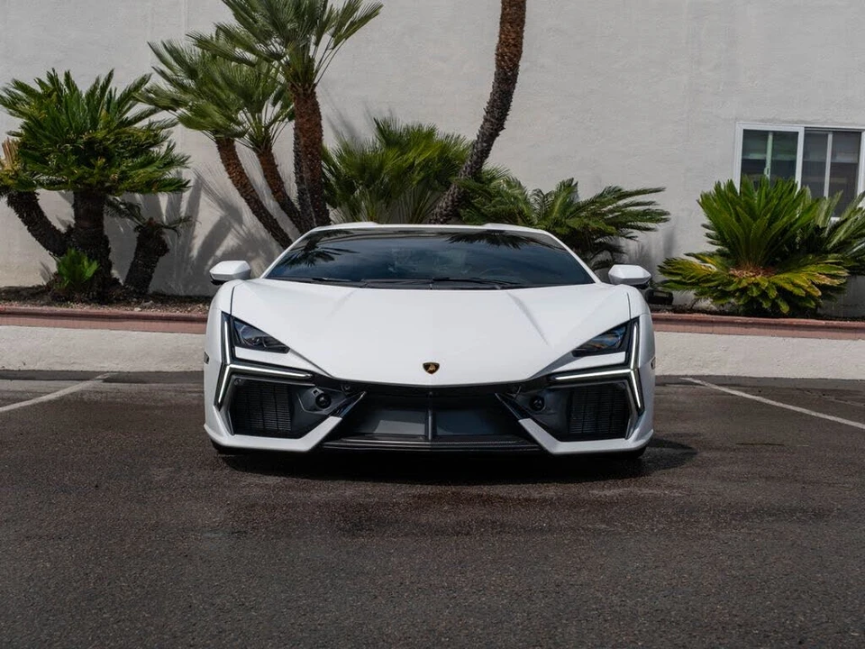 2025 Lamborghini Revuelto - Image 3 of 31