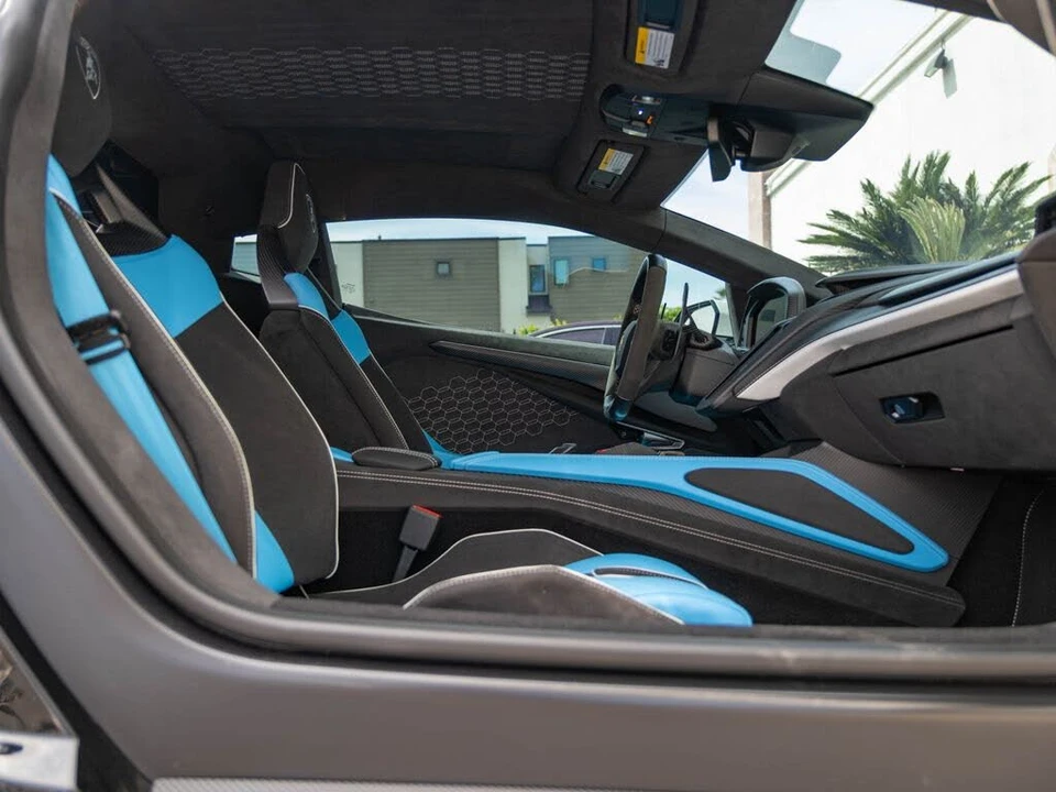 2025 Lamborghini Revuelto - Image 21 of 31
