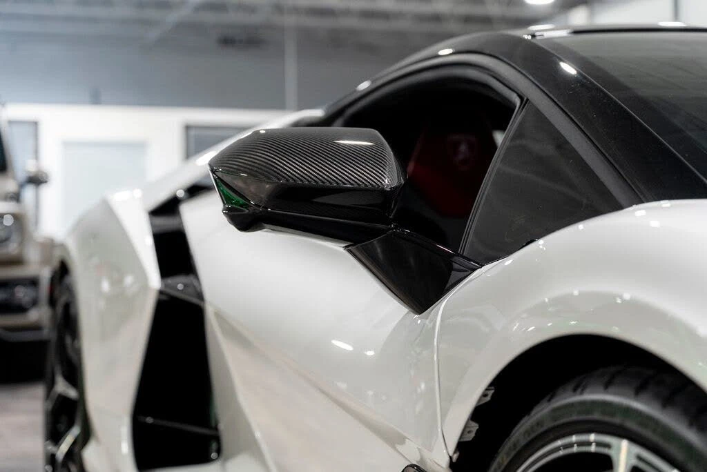 2025 Lamborghini Revuelto - Image 10 of 31