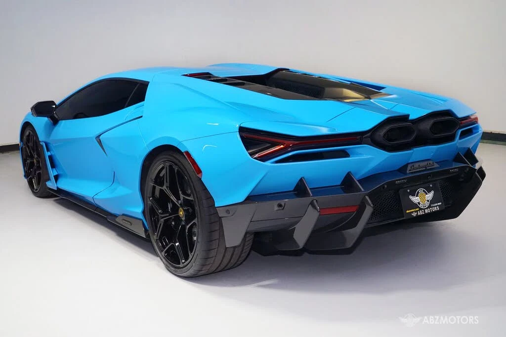 2025 Lamborghini Revuelto - Image 7 of 31